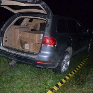 Urmăriri în trafic, focuri de armă, peste 40.000 pachete cu țigări de contrabandă confiscate