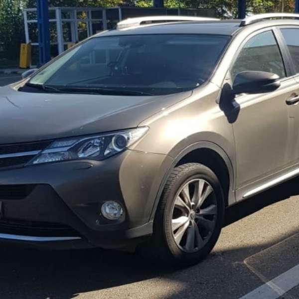 Autoturism Toyota RAV4 furat din Franţa, descoperit la controlul de frontieră