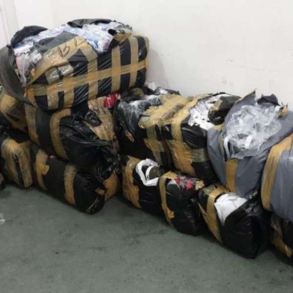 Bunuri în valoare de peste 560.000 lei, susceptibile a fi contrafăcute, confiscate de polițiștii de frontieră din P.T.F. Giurgiu