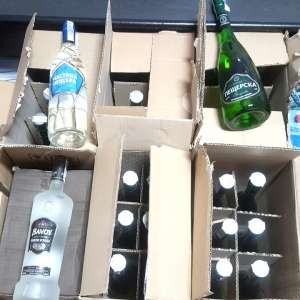 Sticle cu alcool descoperite la P.T.F. Calafat