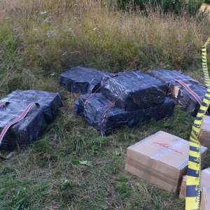 Ţigări în valoare de aproximativ 217.000 lei, confiscate la frontiera cu Ucraina