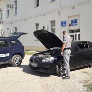 BMW în valoare de 40.000 de euro, căutat de autorităţile din Marea Britanie, descoperit în Borșa