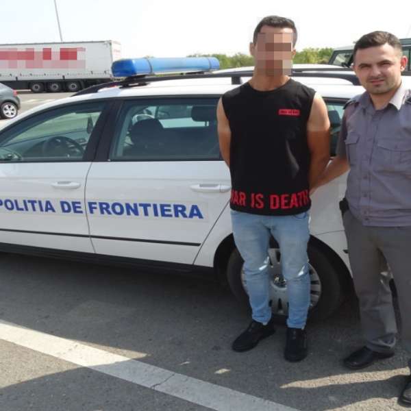 Cetăţean iranian, depistat la P.T.F. Calafat cu paşaportul altei persoane