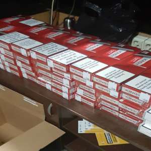 Ţigări de contrabandă şi substanţe anabolizante ascunse în bagaje, confiscate la frontieră