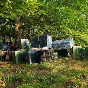 Peste 18.000 pachete cu țigări confiscate la frontiera cu Ucraina