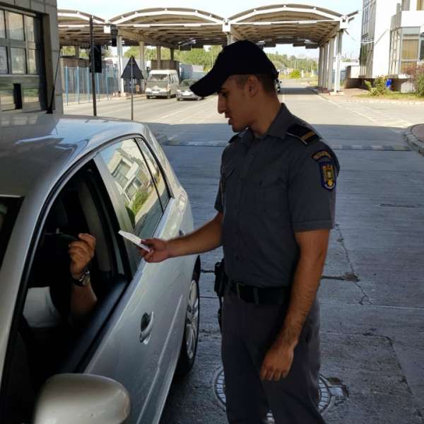 Permis de conducere fals descoperit la controlul de frontieră