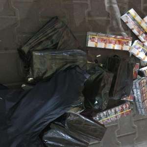 Ţigări, textile și încălţăminte contrafăcute, descoperite la P.T.F. Giurgiu