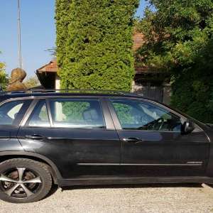 Autoturism căutat de autorităţile din Marea Britanie, descoperit în Iaşi