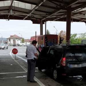 Asigurare falsă, descoperită de polițiștii de frontieră în P.T.F. Sculeni