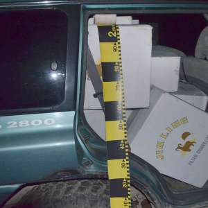 Focuri de armă și aproximativ 35.000 de pachete cu ţigări de contrabandă  confiscate la frontiera cu Ucraina