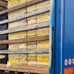 Over 400,000 packages of smuggled cigarettes, found hidden in a ware truck at P.T.F. Nădlac II