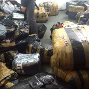 Mii de parfumuri și articole de îmbracăminte, susceptibile a fi contrafăcute, confiscate la P.T.F. Calafat și P.T.F. Giurgiu