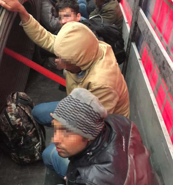 Poliţiştii de frontieră timişeni au prevenit ieşirea ilegală din ţară a şase cetăţeni străini