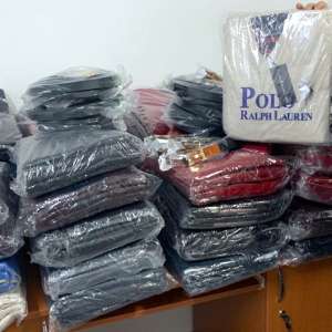  Bunuri textile şi de marochinărie, susceptibile a fi contrafăcute, descoperite de polițiștii de frontieră giurgiuveni