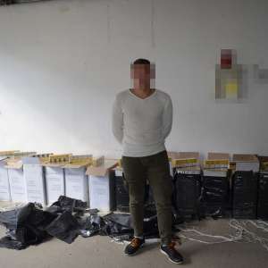 Ucrainean implicat în contrabanda cu ţigări, reţinut după urmăriri în trafic