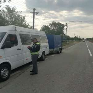 La volan, fără drept