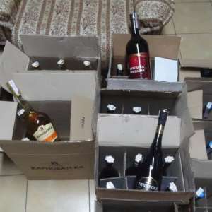 Sticle cu alcool şi ţigări, descoperite la P.T.F. Calafat