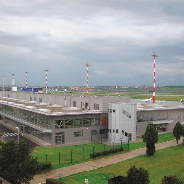 Aeroportul Internaţional Sibiu, o parte din istoria recentă a României