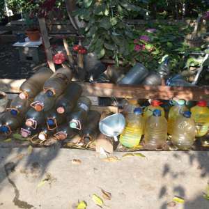 Percheziţie domiciliară la Galați: a fost descoperită cantitatea 200 de litri de motorină și țigări de contrabandă