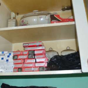 Percheziţie domiciliară la Galați: a fost descoperită cantitatea 200 de litri de motorină și țigări de contrabandă