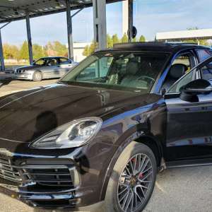 Porsche Cayenne, în valoare de 100.000 de euro, căutat de autorităţile din Italia, descoperit la P.T.F. Petea