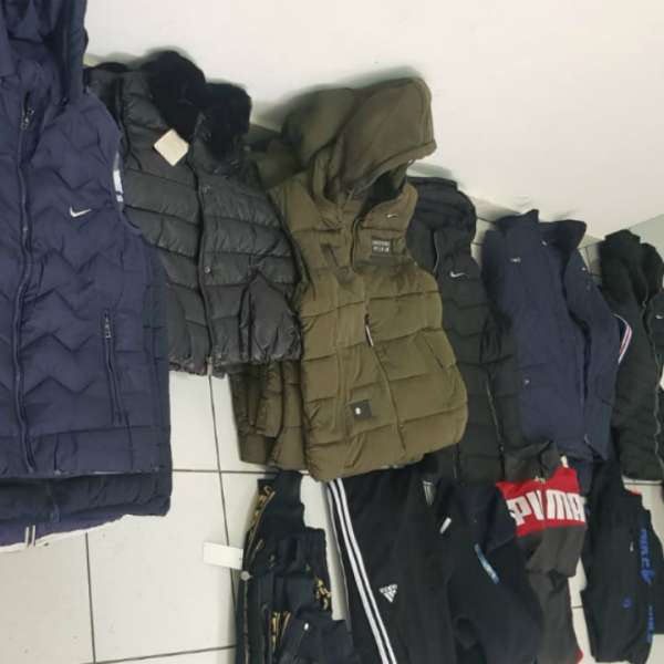 Bunuri susceptibile a fi contrafăcute, confiscate de polițiștii de frontieră mehedințeni