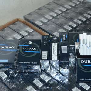 Doi cetățeni români cercetați pentru contrabandă și 4.000 pachete țigări confiscate