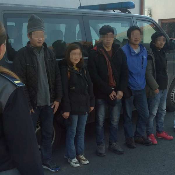 Cinci vietnamezi, depistaţi în timp ce încercau să treacă fraudulos frontiera în Ungaria