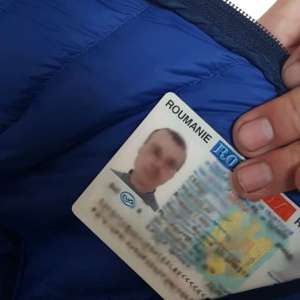 Carte de identitate falsă, descoperită la controlul de frontieră