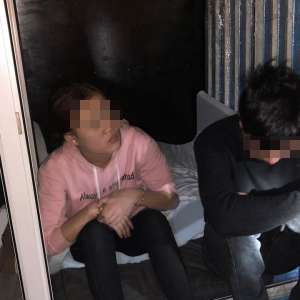 Patru vietnamezi ascunşi într-o autoutilitară, depistați la P.T.F. Nădlac II