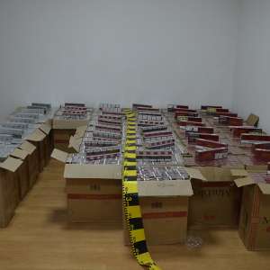 Autoturisme și țigări în valoare de aproximativ 400.000 lei, confiscate la frontiera de nord