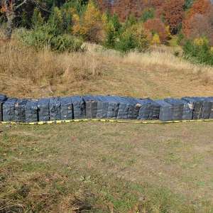 Urmăriri în trafic, focuri de armă, peste 26.600 pachete cu țigări de contrabandă confiscate