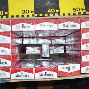 Urmăriri în trafic, focuri de armă, peste 26.600 pachete cu țigări de contrabandă confiscate