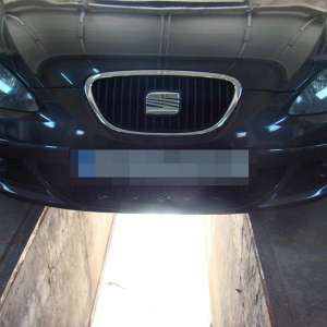 Autoturism confiscat în P.T.F. Siret pentru trafic cu ţigări