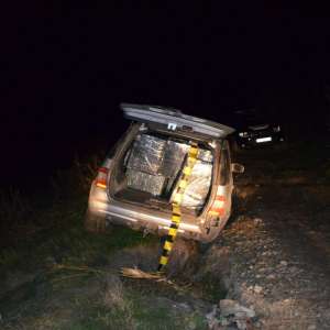 Autoturism burduşit cu țigări de contrabandă, depistat la S.P.F. Rădăuţi Prut