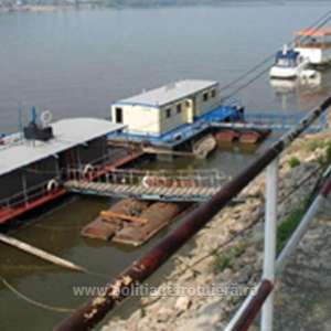 UPDATE: Traficul cu bacul reluat la P.T.F. Turnu Măgurele