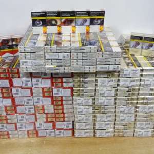 Peste 1200 de pachete cu ţigări ascunse în bagaje, descoperite la P.T.F. Calafat