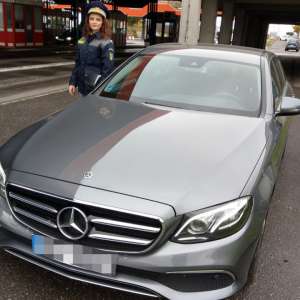 Autoturism în valoare de 55.000 de euro, căutat de autorităţile din Cehia, depistat la P.T.F. Borș