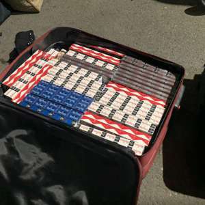 Ţigări ascunse în bagaje, descoperite de poliţiştii de frontieră în P.T.F. Giurgiu