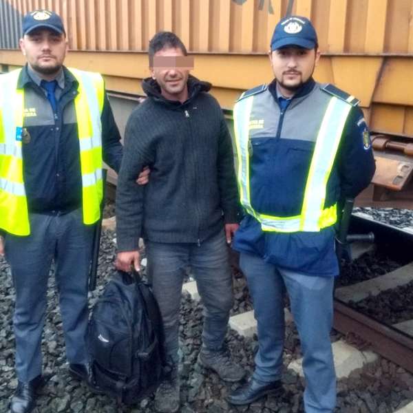 Marocan descoperit ascuns pe platforma unui vagon la P.T.F Curtici