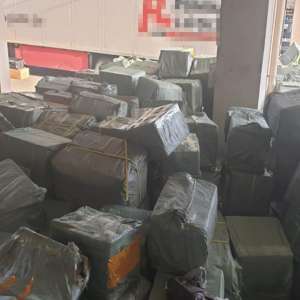 Bunuri în valoare de 4.000.000 euro, susceptibile a fi contrafăcute, confiscate la P.T.F. Giurgiu