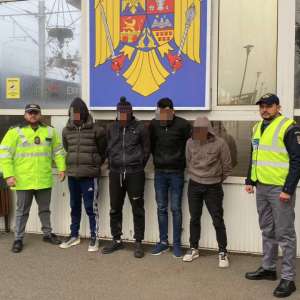 Nouă cetăţeni asiatici, descoperiți la frontiera cu Ungaria