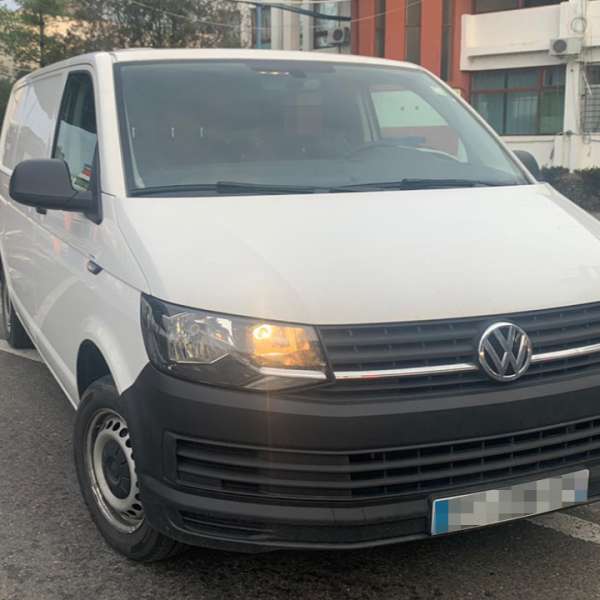 Autoutilitară căutată de autorităţile din Franţa, descoperită la din P.T.F. Nădlac