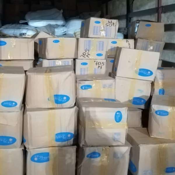 Bunuri nedeclarate și susceptibile a fi contrafăcute, în valoare de peste 596.000 lei, descoperite într-un autocamion