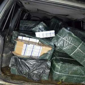 Doi maramureșeni cercetați pentru contrabandă și  13.460 pachete țigări confiscate