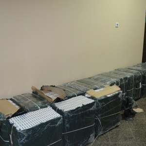 Doi maramureșeni cercetați pentru contrabandă și  13.460 pachete țigări confiscate