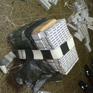 Doi maramureșeni cercetați pentru contrabandă și  13.460 pachete țigări confiscate