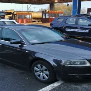 Autoturism căutat de autorităţile din Franţa, depistat de poliţiştii de frontieră de la P.T.F. Nădlac