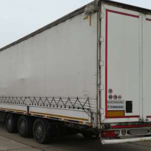 Bunuri nedeclarate și susceptibile a fi contrafăcute, în valoare de peste 2.200.000 lei, descoperite într-un autocamion