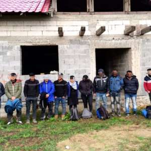 Douăzeci cetăţeni străini, depistaţi în apropierea frontierei cu Ungaria